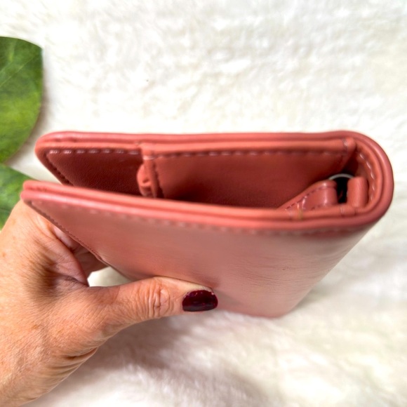 Universal Thread Bifold Wallet in Dust Pink - Picture 9 of 9